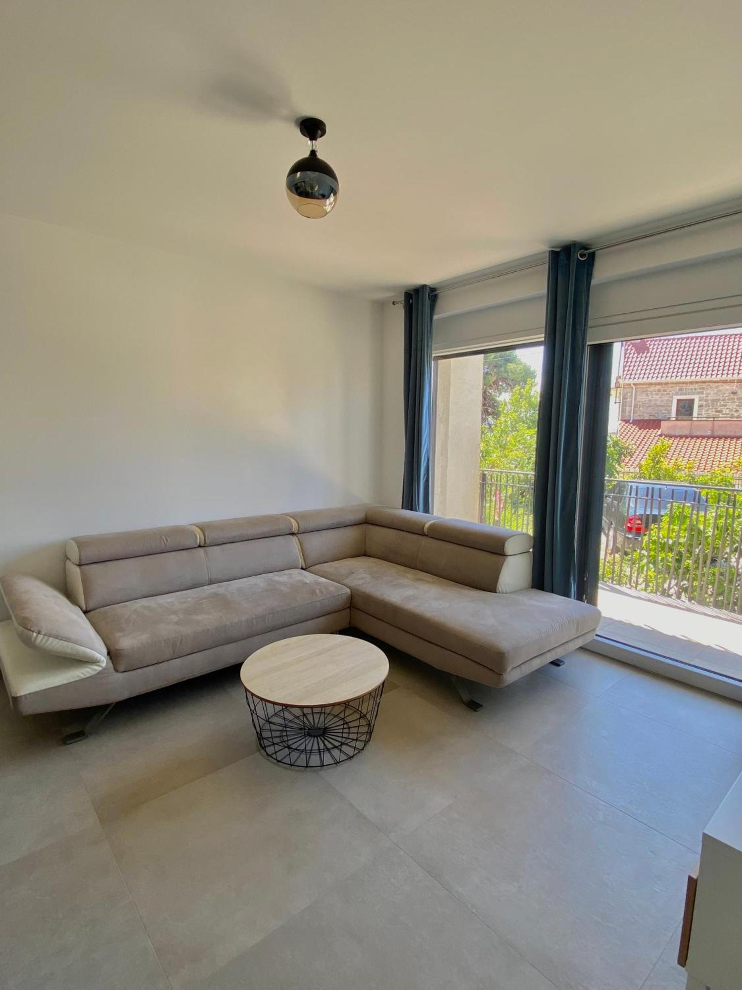 Apartmani More * Kastela